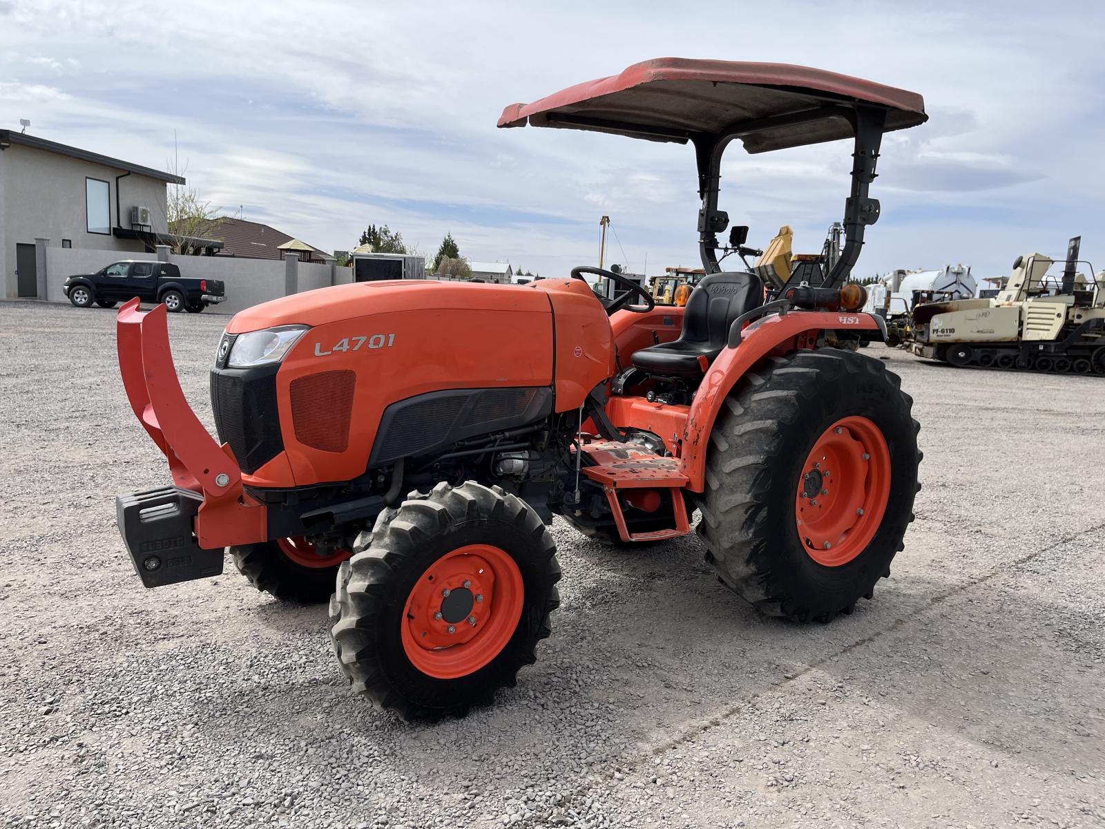 ./imagenes/INVOICE/2019/17302/TRACTOR KUBOTA L4701 - (4).JPG